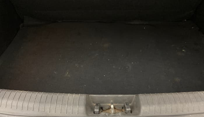 2013 Hyundai i20 MAGNA 1.4 CRDI, Diesel, Manual, 1,12,243 km, Boot Inside