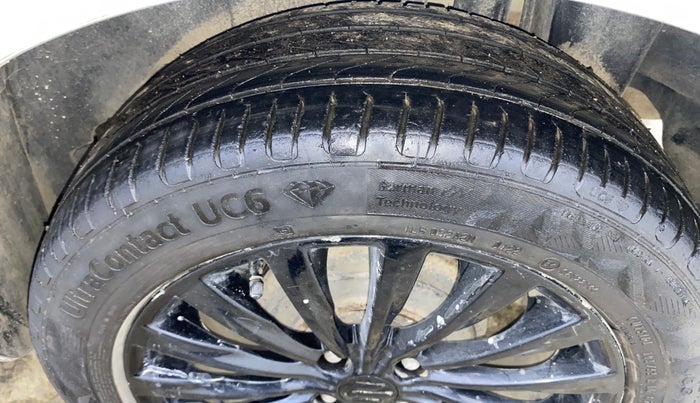 2017 Maruti Ciaz ZDI+ SHVS, Diesel, Manual, 95,421 km, Left Rear Tyre Tread