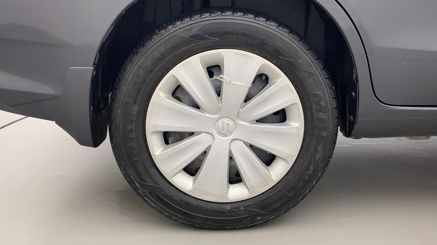 2016 Maruti Ertiga VXI ABS, Petrol, Manual, 9,354 km, Right Rear Wheel