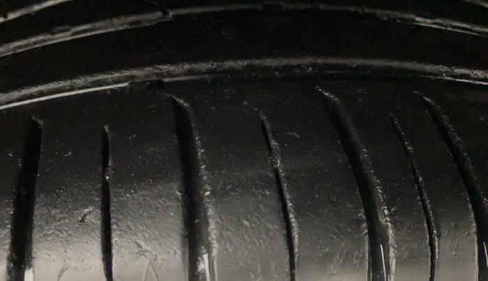 2019 Hyundai VENUE SX PLUS 1.0 TURBO DCT, Petrol, Automatic, 28,795 km, Right Front Tyre Tread