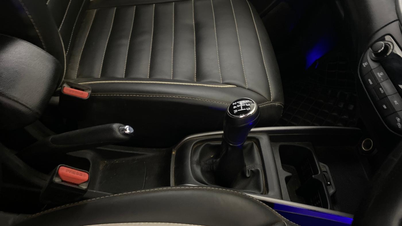 2022 Maruti XL6 ZETA MT, Petrol, Manual, 58,731 km, Gear Lever