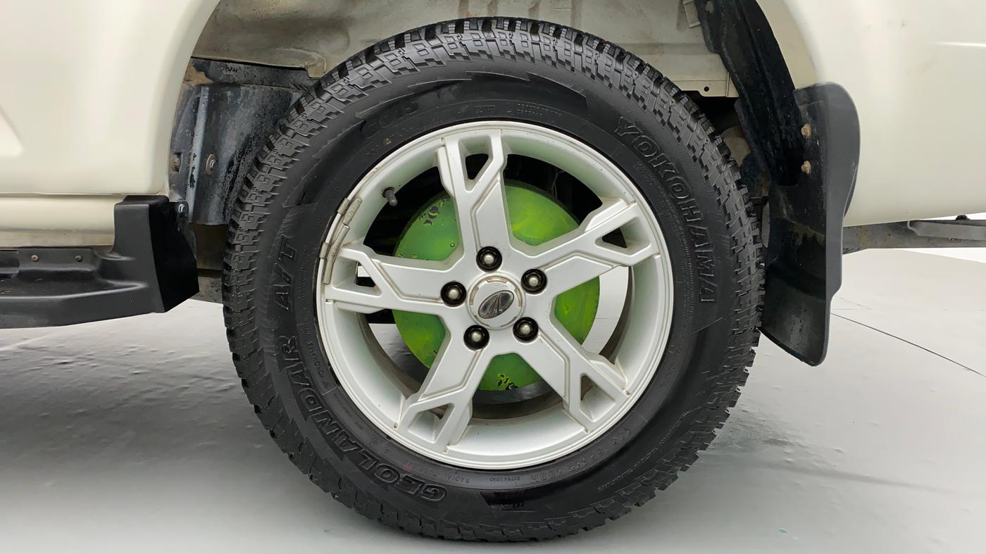 2015 Mahindra Scorpio S8, Diesel, Manual, 60,362 km, Left Rear Wheel