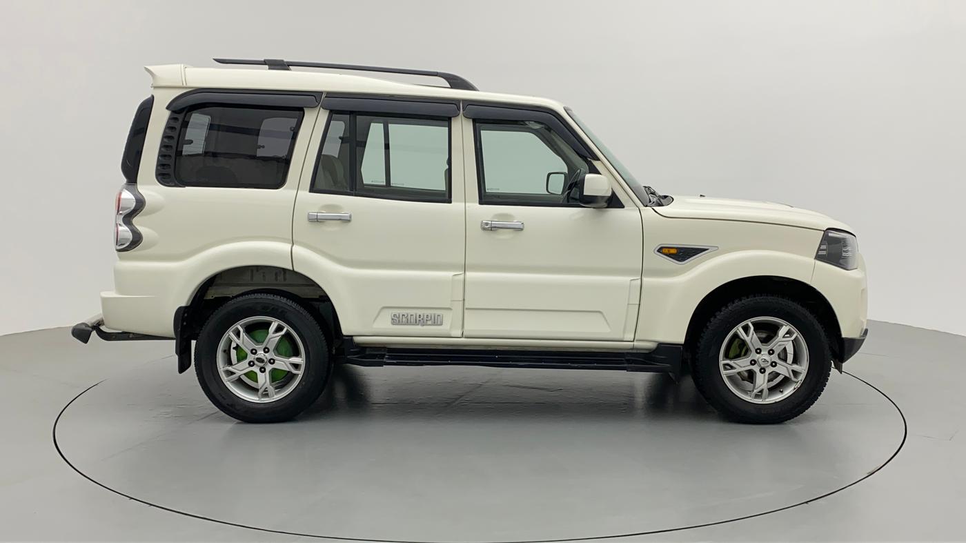 2015 Mahindra Scorpio S8, Diesel, Manual, 60,362 km, Right Side