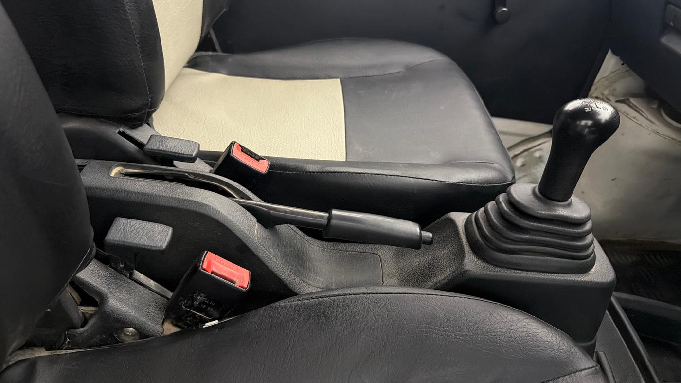 2022 Maruti Eeco 7 STR STD 1.2, CNG, Manual, 53,859 km, Gear Lever