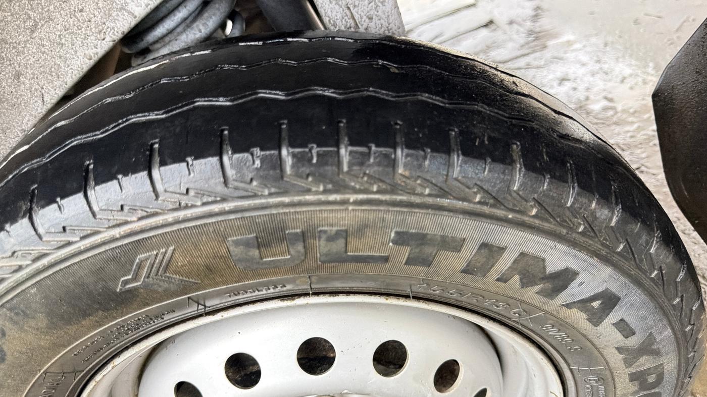 2022 Maruti Eeco 7 STR STD 1.2, CNG, Manual, 53,859 km, Left Rear Tyre Tread