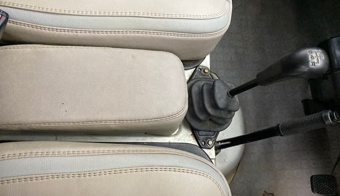 2015 Maruti OMNI E STD, Petrol, Manual, 65,101 km, Gear Lever