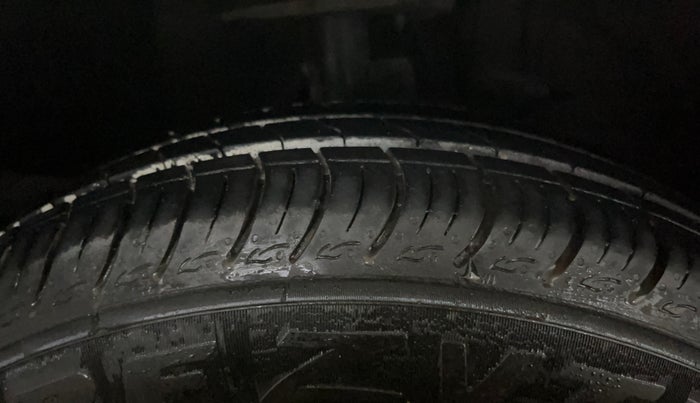 2020 Maruti Baleno DELTA PETROL 1.2, Petrol, Manual, 41,236 km, Right Front Tyre Tread