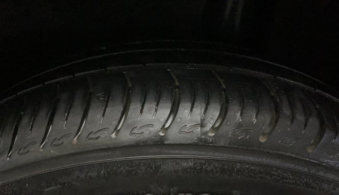 2020 Maruti Baleno DELTA PETROL 1.2, Petrol, Manual, 41,236 km, Left Rear Tyre Tread