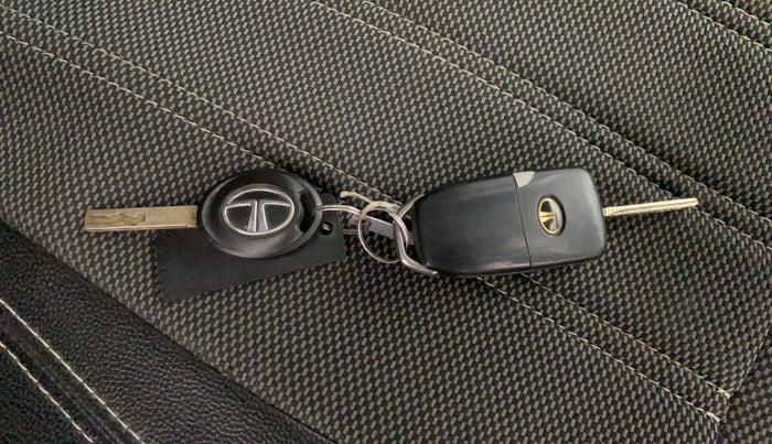 2020 Tata Tiago XZ PLUS PETROL, Petrol, Manual, 48,332 km, Key Close Up