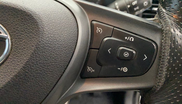 2022 Tata PUNCH CREATIVE  1.2 RTN DUAL TONE, Petrol, Manual, 28,983 km, Adaptive Cruise Control