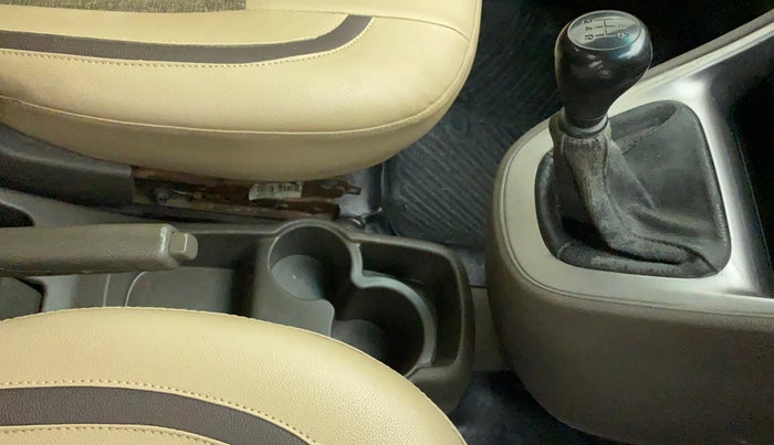 2016 Hyundai i10 MAGNA 1.1, Petrol, Manual, 49,838 km, Gear Lever