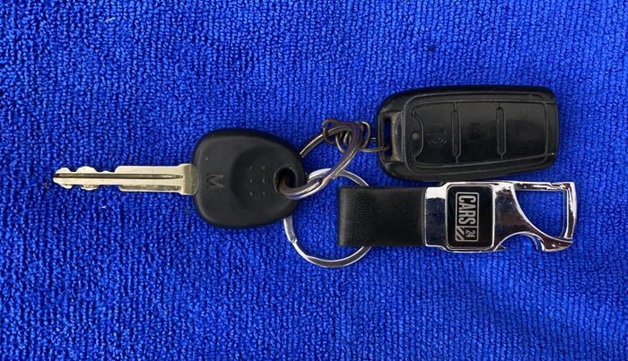 2016 Hyundai i10 MAGNA 1.1, Petrol, Manual, 49,838 km, Key Close Up