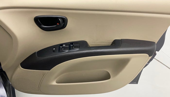 2016 Hyundai i10 MAGNA 1.1, Petrol, Manual, 49,838 km, Driver Side Door Panels Control