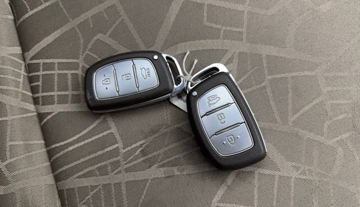 2014 Hyundai Grand i10 ASTA AT 1.2 KAPPA VTVT, Petrol, Automatic, 32,767 km, Key Close Up