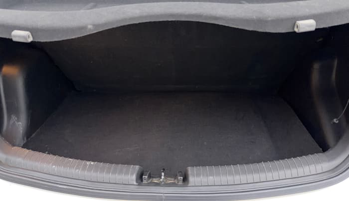2014 Hyundai Grand i10 ASTA AT 1.2 KAPPA VTVT, Petrol, Automatic, 32,767 km, Boot Inside
