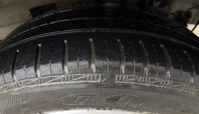 2014 Hyundai Grand i10 ASTA AT 1.2 KAPPA VTVT, Petrol, Automatic, 32,767 km, Left Rear Tyre Tread