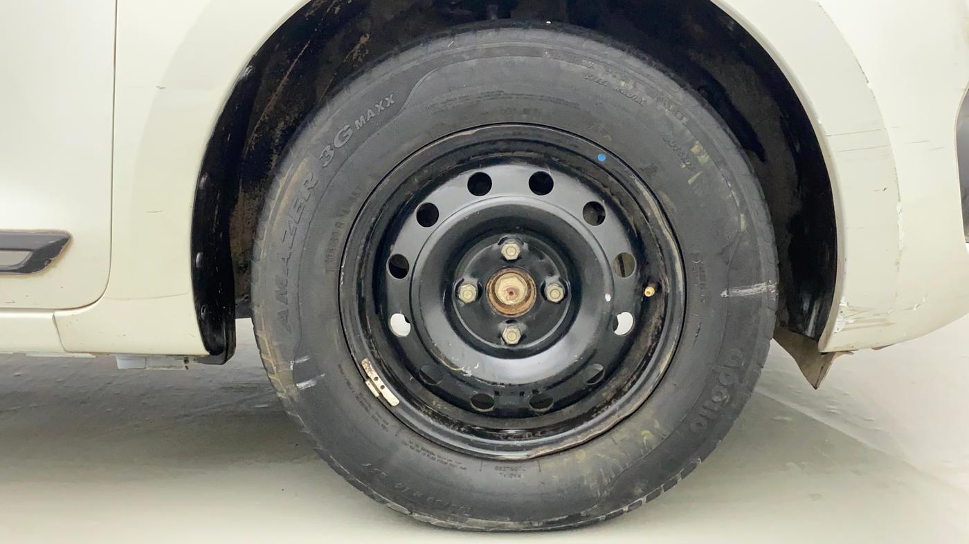 2018 Maruti Swift VXI, Petrol, Manual, 57,941 km, Right Front Wheel
