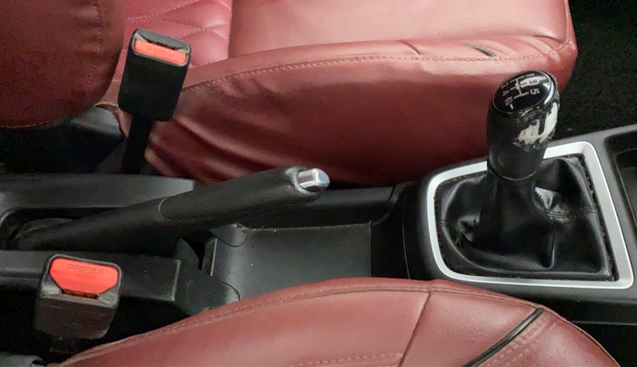 2018 Maruti Swift VXI, Petrol, Manual, 57,941 km, Gear Lever