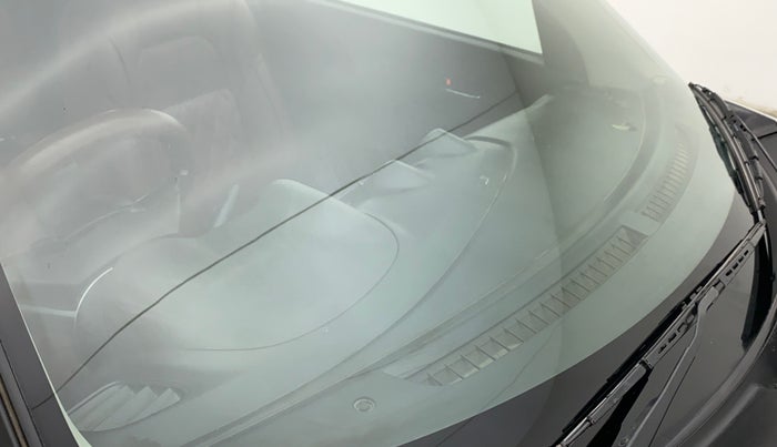 2018 Maruti Swift VXI, Petrol, Manual, 57,941 km, Front windshield - Minor spot on windshield
