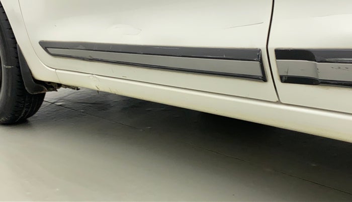2018 Maruti Swift VXI, Petrol, Manual, 57,941 km, Left running board - Slightly dented