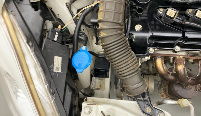 2018 Maruti Swift VXI, Petrol, Manual, 57,941 km, Front windshield - Wiper bottle cap missing