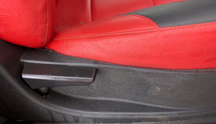 2019 Tata Tiago XZA 1.2 REVOTRON, Petrol, Automatic, 39,417 km, Driver Side Adjustment Panel