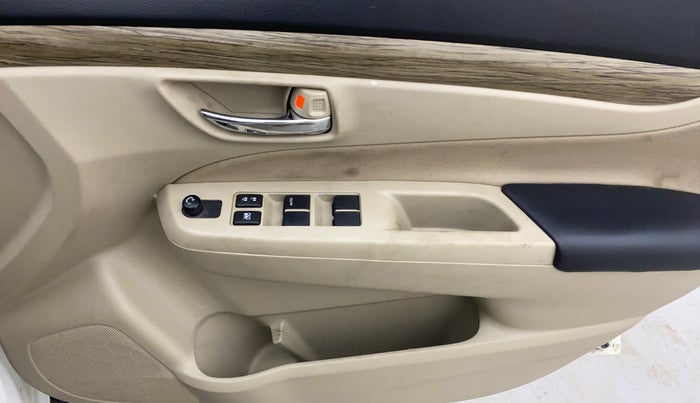 2022 Maruti Ciaz SIGMA 1.5 SHVS MT  PETROL, Petrol, Manual, 45,251 km, Driver Side Door Panels Control