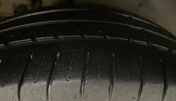 2022 Maruti Ciaz SIGMA 1.5 SHVS MT  PETROL, Petrol, Manual, 45,251 km, Right Rear Tyre Tread