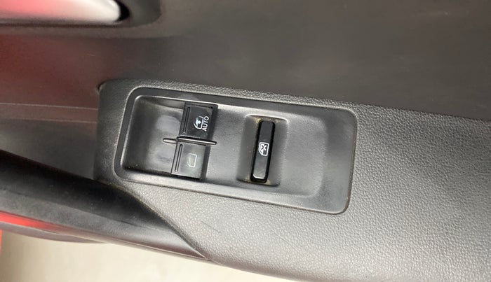 2018 Volkswagen Polo COMFORTLINE 1.0 PETROL, Petrol, Manual, 81,898 km, Right front window switch / handle - Child Switch not working for windows