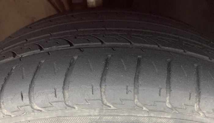 2018 Volkswagen Polo COMFORTLINE 1.0 PETROL, Petrol, Manual, 81,898 km, Right Front Tyre Tread