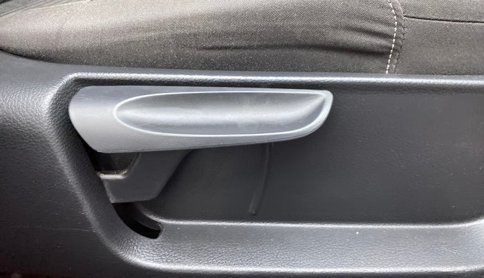 2018 Volkswagen Polo COMFORTLINE 1.0 PETROL, Petrol, Manual, 81,898 km, Driver Side Adjustment Panel