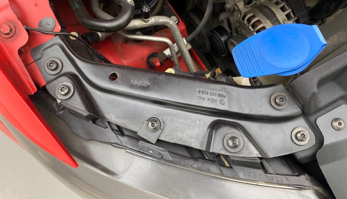 2018 Volkswagen Polo COMFORTLINE 1.0 PETROL, Petrol, Manual, 81,898 km, Right headlight - Clamp has minor damage