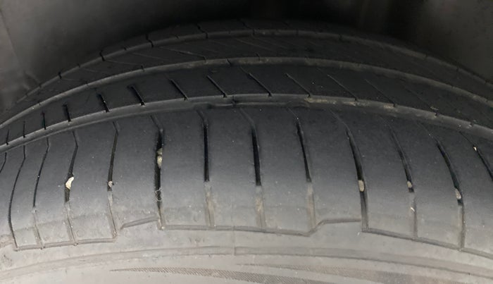 2018 Volkswagen Polo COMFORTLINE 1.0 PETROL, Petrol, Manual, 81,898 km, Left Rear Tyre Tread