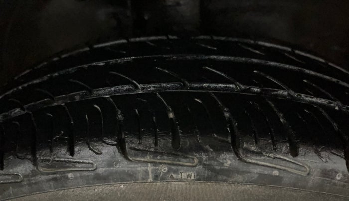 2018 Maruti Wagon R 1.0 VXI, Petrol, Manual, 65,917 km, Right Front Tyre Tread