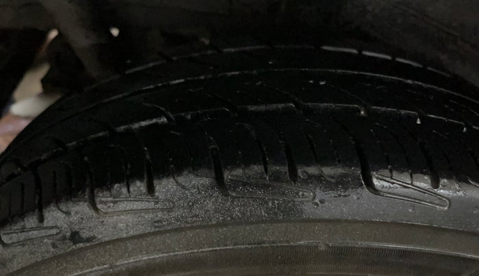 2018 Maruti Wagon R 1.0 VXI, Petrol, Manual, 65,917 km, Right Rear Tyre Tread