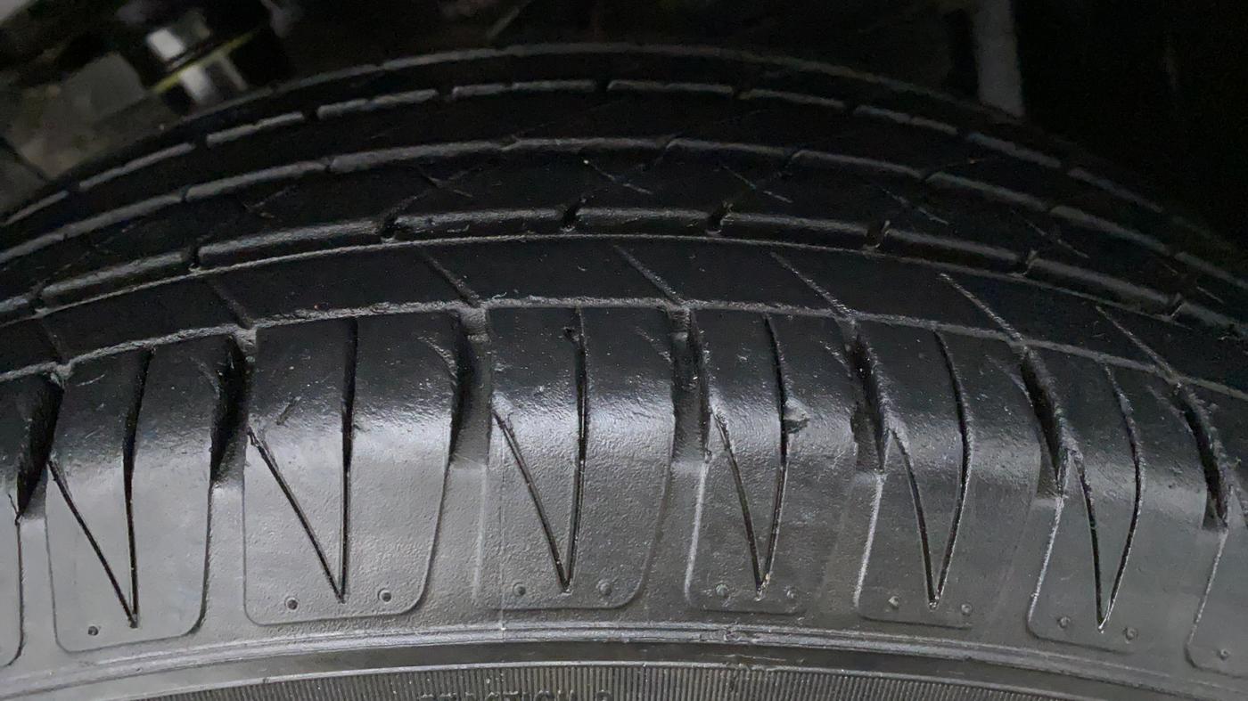 2020 Maruti Vitara Brezza ZXI+ AT SHVS, Petrol, Automatic, 14,149 km, Left Front Tyre Tread
