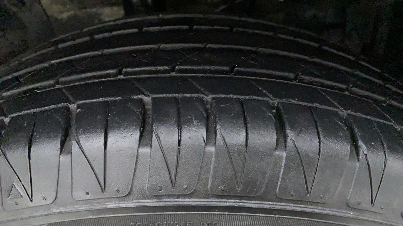 2020 Maruti Vitara Brezza ZXI+ AT SHVS, Petrol, Automatic, 14,149 km, Left Rear Tyre Tread
