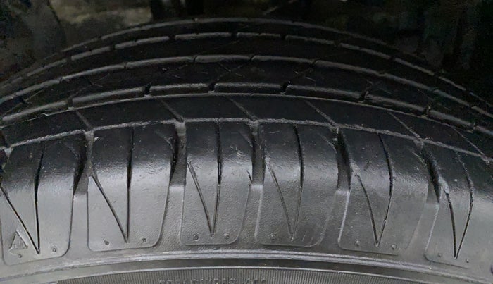 2020 Maruti Vitara Brezza ZXI+ AT SHVS, Petrol, Automatic, 14,149 km, Left Rear Tyre Tread