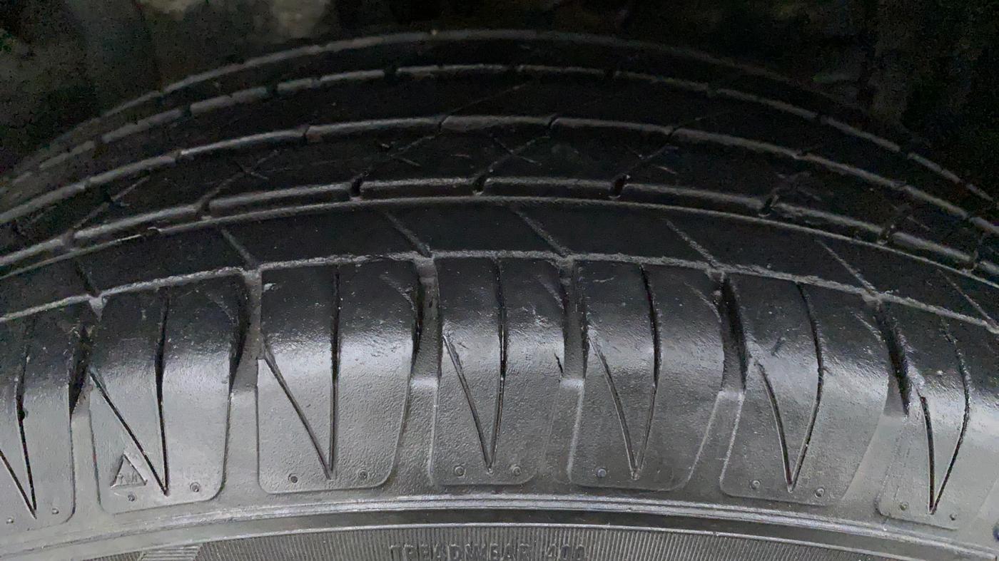 2020 Maruti Vitara Brezza ZXI+ AT SHVS, Petrol, Automatic, 14,149 km, Right Front Tyre Tread