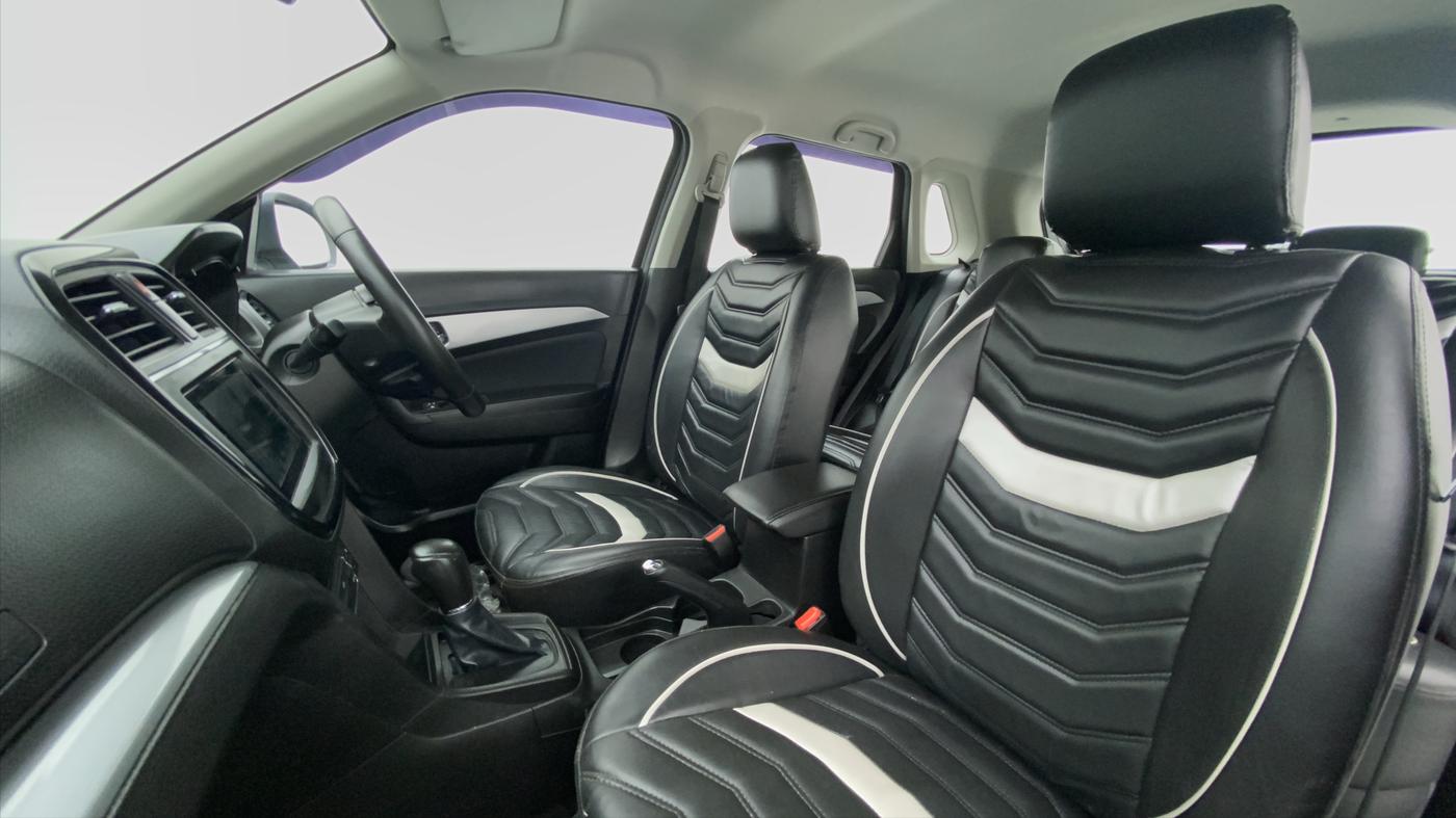 2020 Maruti Vitara Brezza ZXI+ AT SHVS, Petrol, Automatic, 14,149 km, Right Side Front Door Cabin