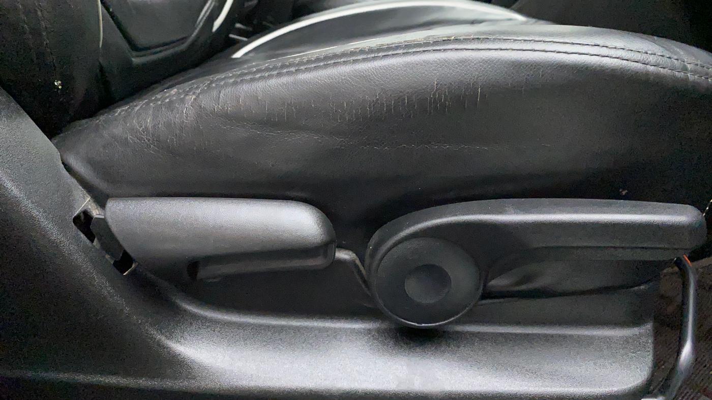 2020 Maruti Vitara Brezza ZXI+ AT SHVS, Petrol, Automatic, 14,149 km, Driver Side Adjustment Panel