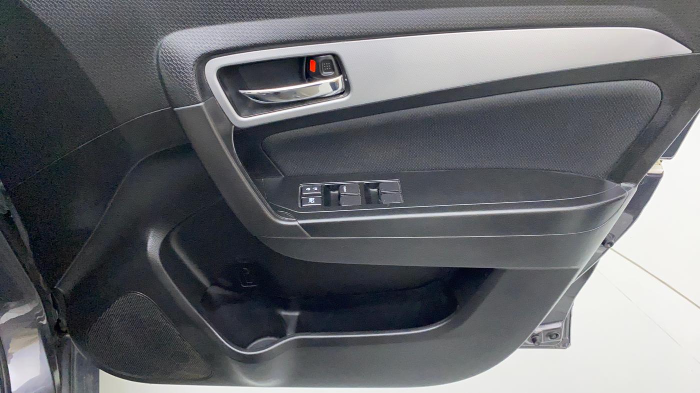 2020 Maruti Vitara Brezza ZXI+ AT SHVS, Petrol, Automatic, 14,149 km, Driver Side Door Panels Control