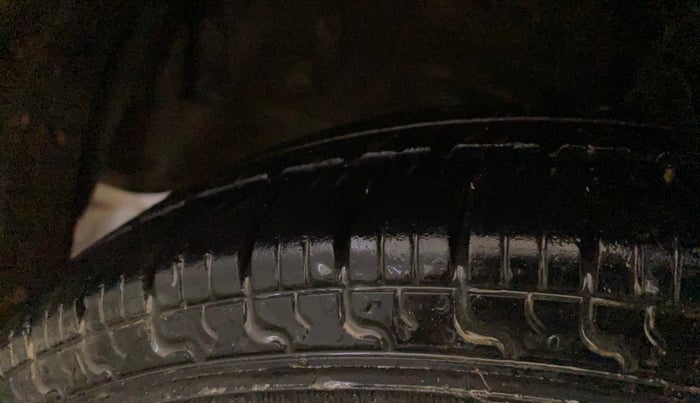 2014 Maruti Wagon R 1.0 LXI, Petrol, Manual, 88,569 km, Left Front Tyre Tread