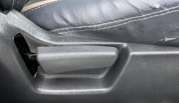 2016 Maruti Alto K10 LXI CNG, CNG, Manual, 39,639 km, Driver Side Adjustment Panel