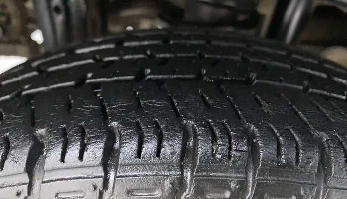 2016 Maruti Alto K10 LXI CNG, CNG, Manual, 39,639 km, Right Rear Tyre Tread