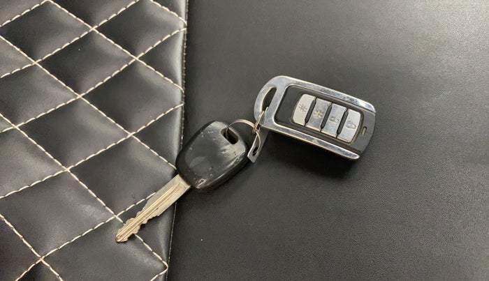 2015 Maruti Alto 800 LXI, Petrol, Manual, 52,260 km, Key Close Up