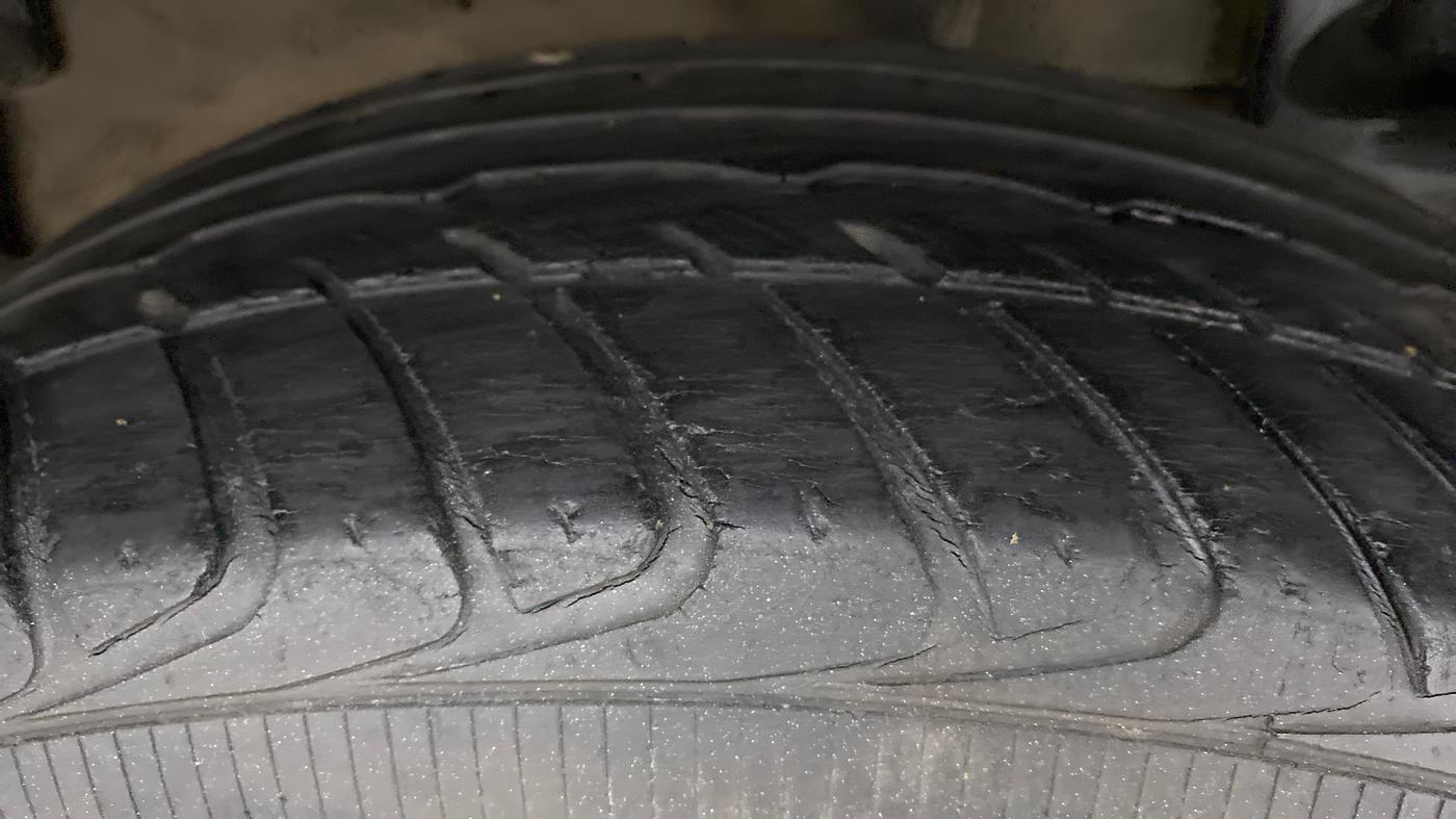 2012 Renault Duster RXZ DIESEL 110, Diesel, Manual, 1 km, Left Rear Tyre Tread