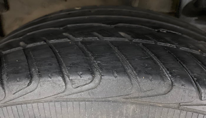 2012 Renault Duster RXZ DIESEL 110, Diesel, Manual, 1 km, Left Rear Tyre Tread
