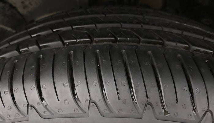 2012 Renault Duster RXZ DIESEL 110, Diesel, Manual, 1 km, Left Front Tyre Tread