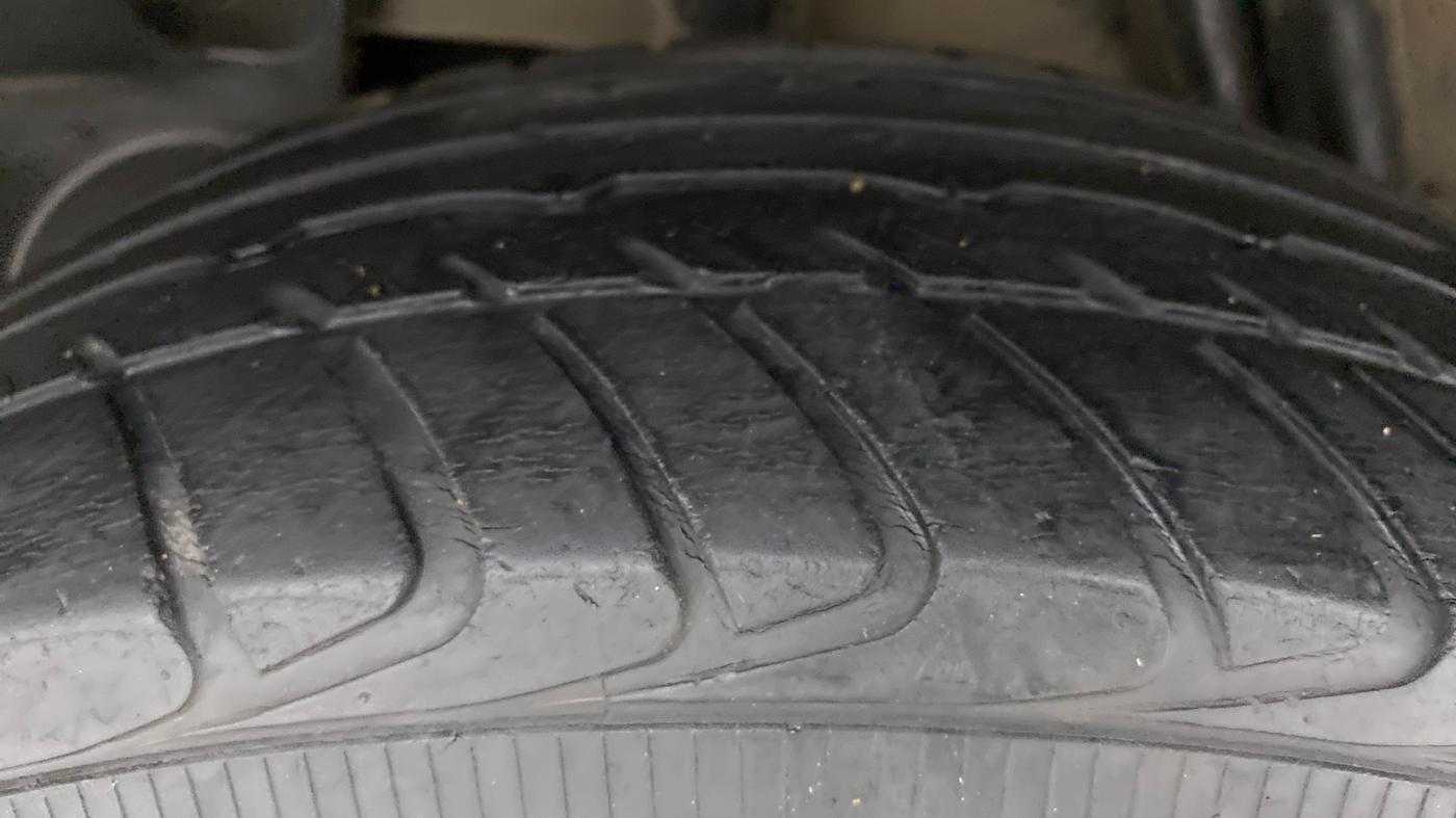 2012 Renault Duster RXZ DIESEL 110, Diesel, Manual, 1 km, Right Rear Tyre Tread